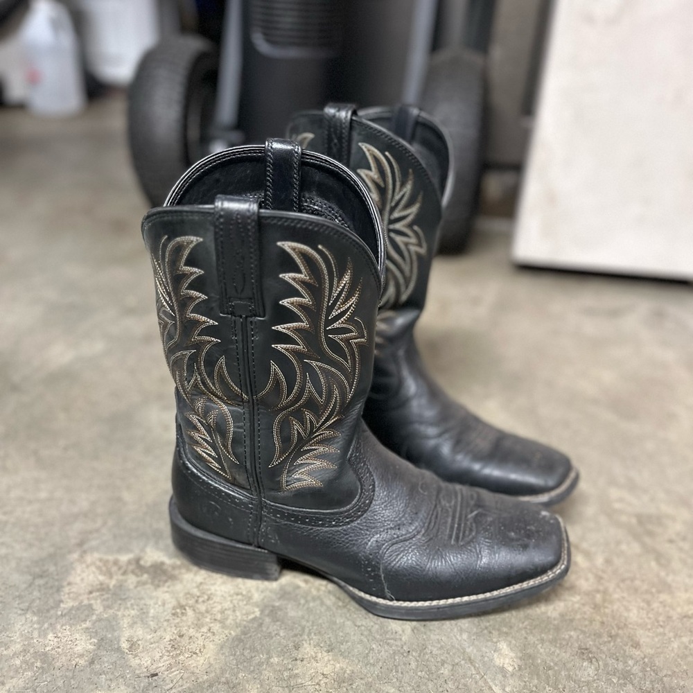 Size 11D Ariat Sport Cowboy boot